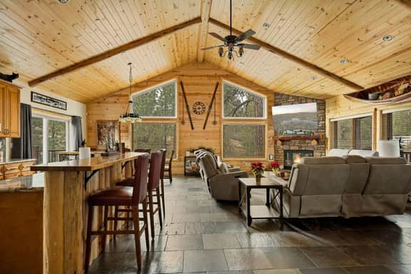 Bear Creek Lodge, Hot Tub near Snow Summit