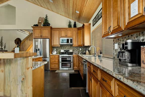 Bear Creek Lodge, Hot Tub near Snow Summit