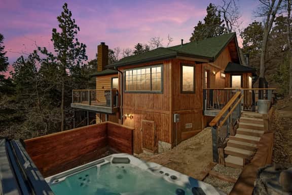 Bear Moon Manor | Hot Tub • Pine Views • 3BR