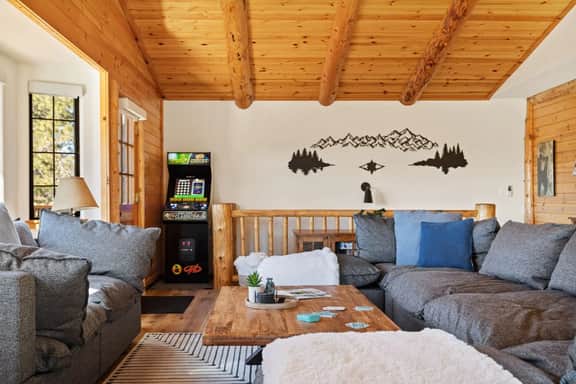 Bear Moon Manor | Hot Tub • Pine Views • 3BR
