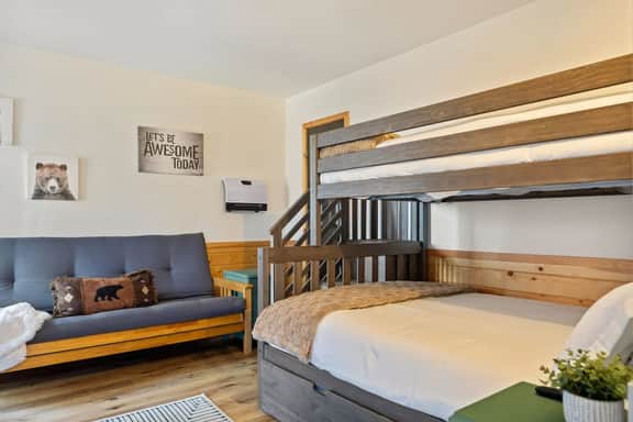 Bear Moon Manor | Hot Tub • Pine Views • 3BR