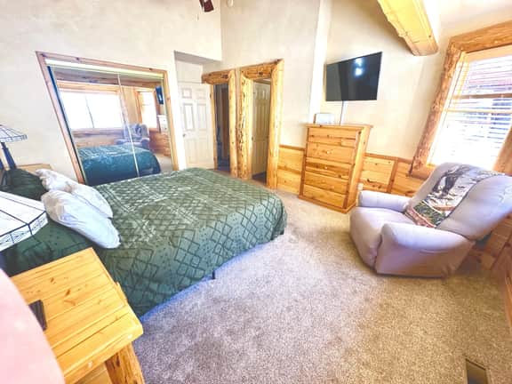 Bearadise Log Cabin - 694 Villa Grove