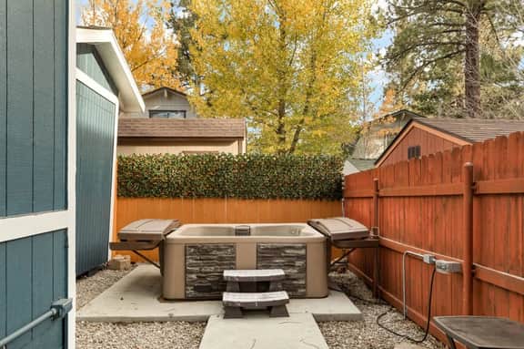 Beary Peaceful Escape, with hot tub and game room