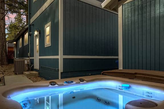 Beary Peaceful Escape, with hot tub and game room