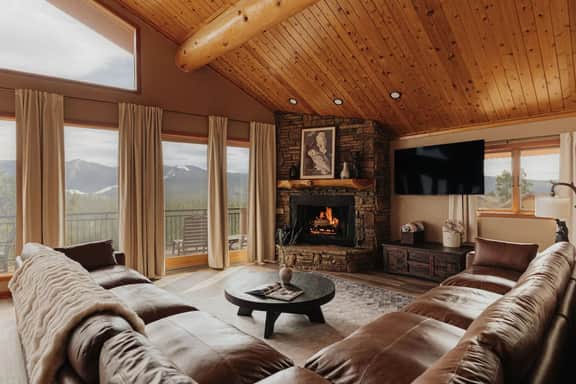 Cliffhanger Cabin, Near Snow Summit w/ Hot Tub