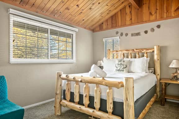 2BR Beartime Story Cabin w BBQ