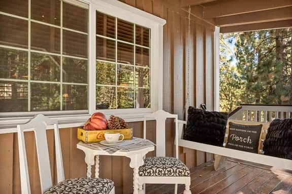 2BR Eureka Designer Cabin w Pergola & Ping Pong