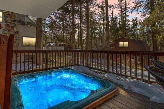 Grizzly Mountain Lodge | Hot Tub & Pet Friendly