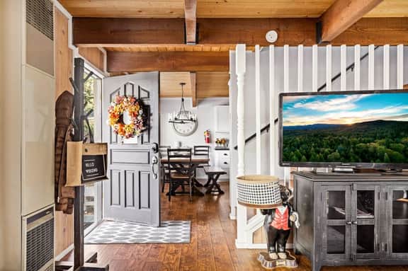 Guest FAV Luxury Sun Chalet w Hot Tub, BBQ
