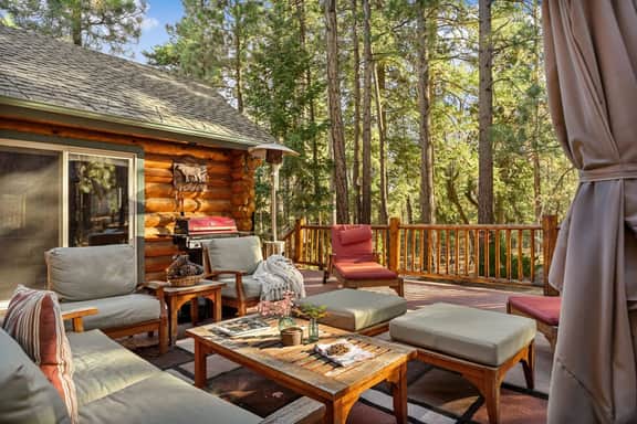 Honeycomb Hideaway| Hot Tub & Sauna, Large Yard