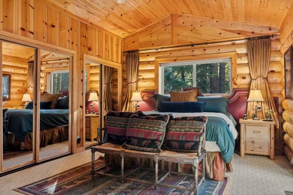 Honeycomb Hideaway| Hot Tub & Sauna, Large Yard