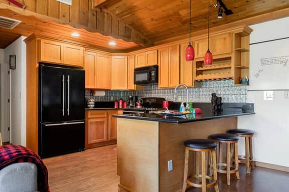 Hygge Frosk | Breathtaking Views, Hot Tub & Deck
