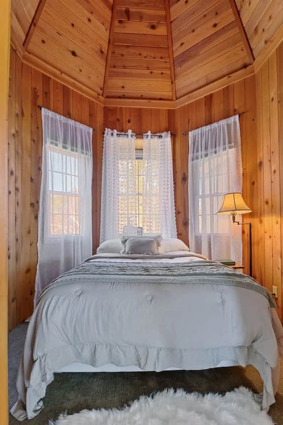 Lakefront Luxury Cabin, Private Dock & Hot Tub