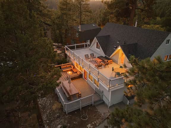 Lakeside Lodge - Deck Views, Golf, Basketball, Spa