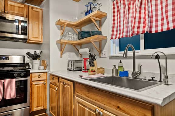 Lynx Lodge, Walk to Zoo, Hot Tub & Game Room