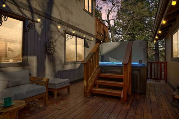 Maple Lane w/ Hot Tub & EV charger, Pet Friendly