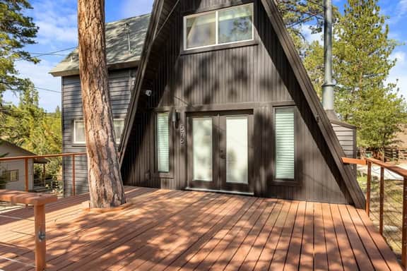 Midnight Chalet A-Frame | Spa ~ Fireplace ~ BBQ