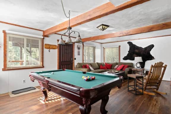 Monterey Log Lair with Pool Table - Slope Views