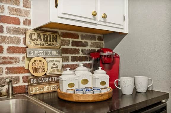 Moonridge Alpine Retreat | Fireplace & Pets