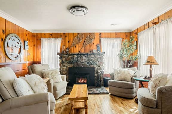 Mountain Getaway, Hot Tub, Games & BBQ