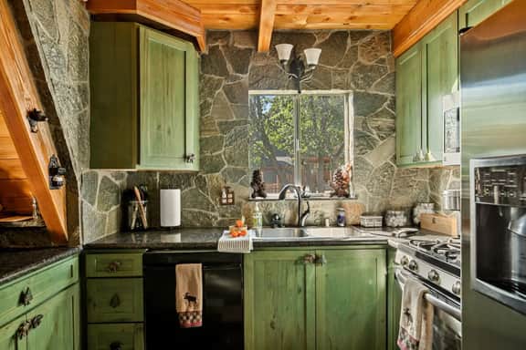 NEW A-frame 4BR w/ Hot Tub, Game Loft