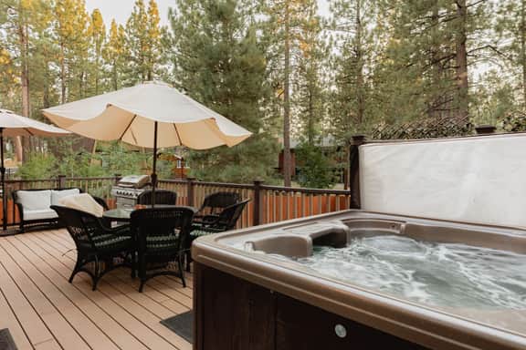 NEW! Knoll Lake Cabin in Big Bear Lake, BBQ, PET
