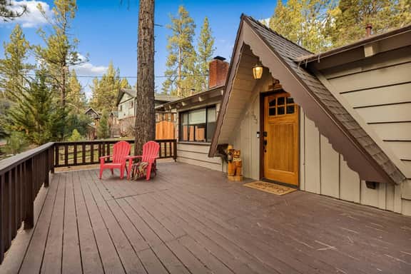Pinecone Den| Hot Tub Near Slopes in Fox Farm