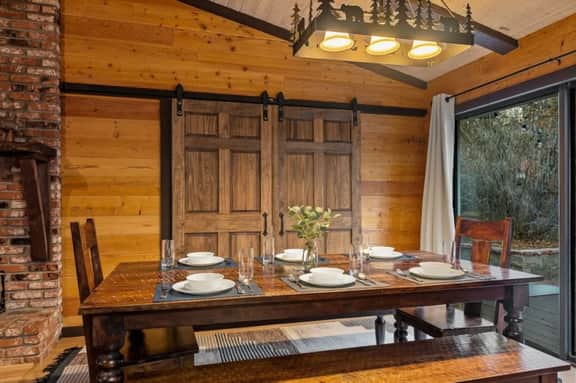 Ritz-Craterton|Spa, BBQ, Game Room, EV, Pups