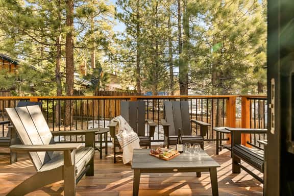 Shadow Wood Lodge, w Hot Tub near Ski Slopes