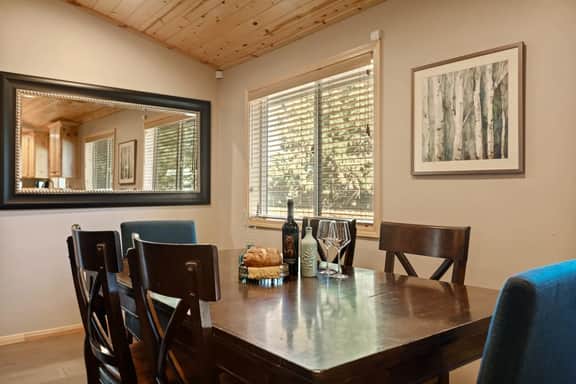 NEW 3BR Starlight Haus w EV Charger & Fireplace