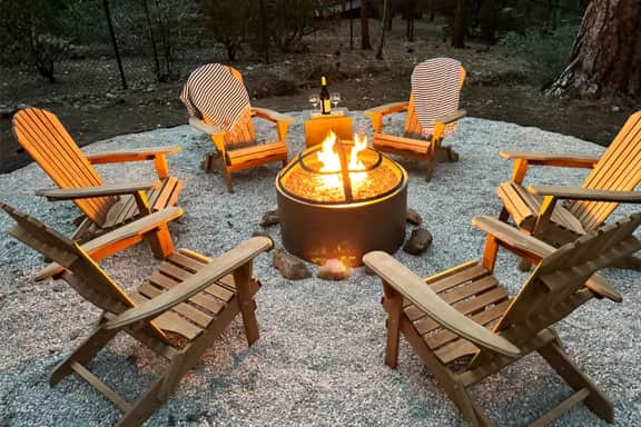 Swiss Bliss, Ideal Location w Hot Tub & BBQ