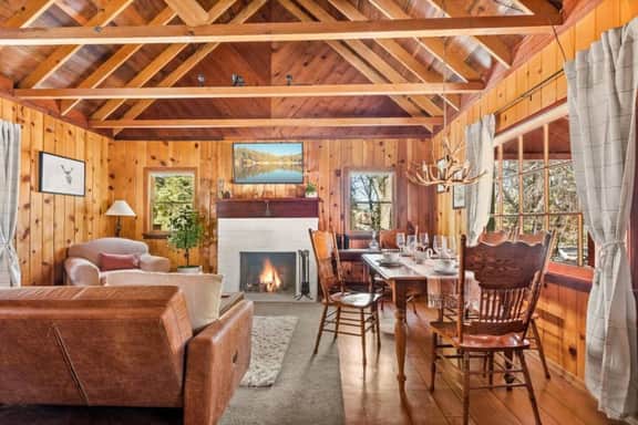 Tree Top Casitas w/ Hot Tub & Walk to the Village