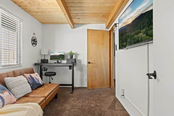Wild Heart Cabin - Pool Table, Hot Tub, EV Charger