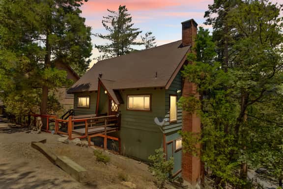 *NEW* 3BR Mountain Sanctuary w Foosball & Epic Views