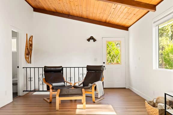 Mont Moderne, 5 Minutes to Ski Resorts & Hot Tub