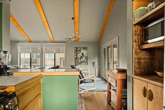 Romero House + Moonridge 2BR Ski Oasis + Prime Location
