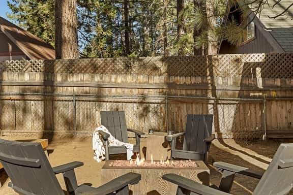 Nily's Squirrel Nest | Hot Tub and Fire pit