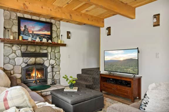 3BR Alpen Haus | Sauna, Hot Tub, Game Room & BBQ