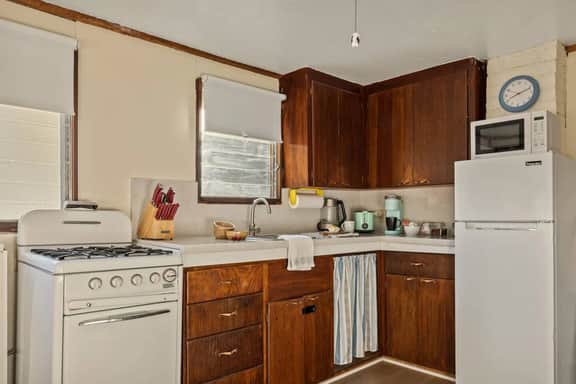 Treetop Annex, Near Village w/ Forest Views & Pet
