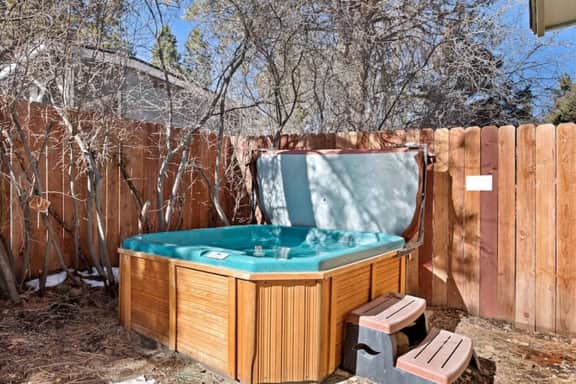 Charming Modern Retreat w Hot tub, Backyard & Pets