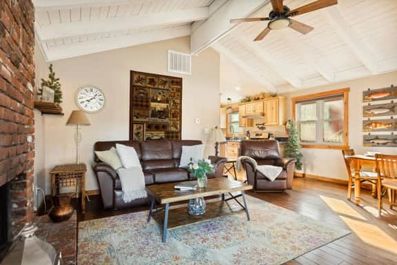 Alpine Crest, BBQ & Fully Fenced Pet Friendly