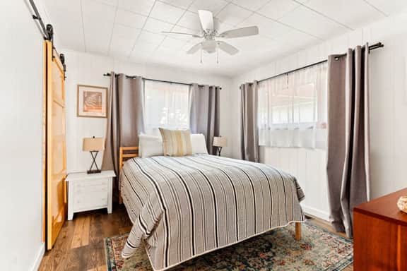 Paddington Manor, Loft Cabin, Hot Tub & Game Room