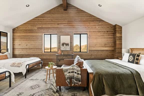 Steel Pine Lodge: As Seen On TV * Immaculate Views