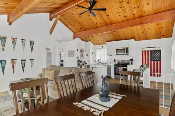 Cowboy Cabin w Lake View, EV Charger, Near Village