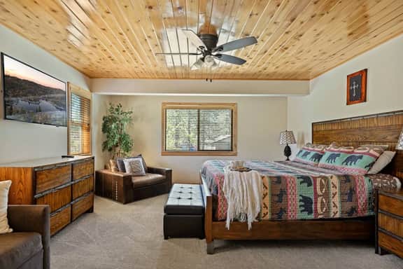 Mill Creek Lodge, Hot Tub, Game Room, Firepit