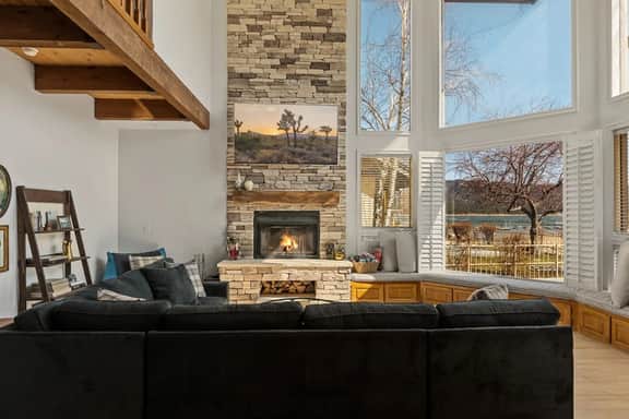 Lakefront Honey Bear, Private Dock & Hot Tub