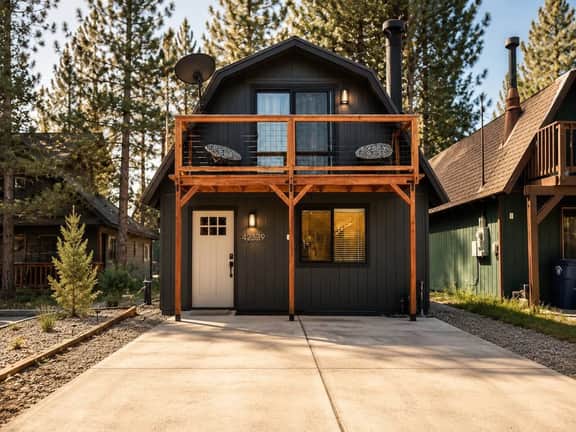 Brooklyn’s Cabin | Hot Tub, Fire Pit, Near Trails