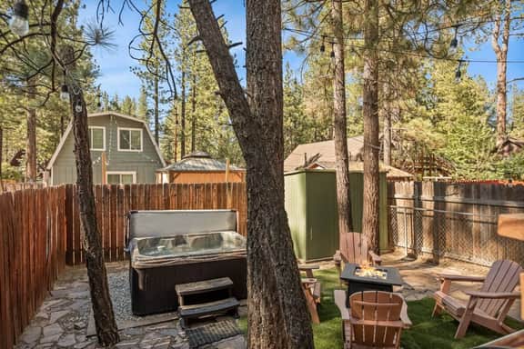Solheim Lodge | Hot Tub, Fire Pit, EV Charger, Pets