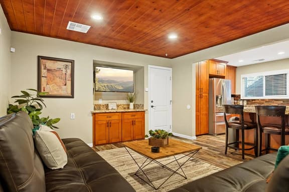 Beary Peaceful Escape, with hot tub and game room