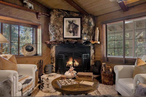 2BR Eureka Designer Cabin w Pergola & Ping Pong